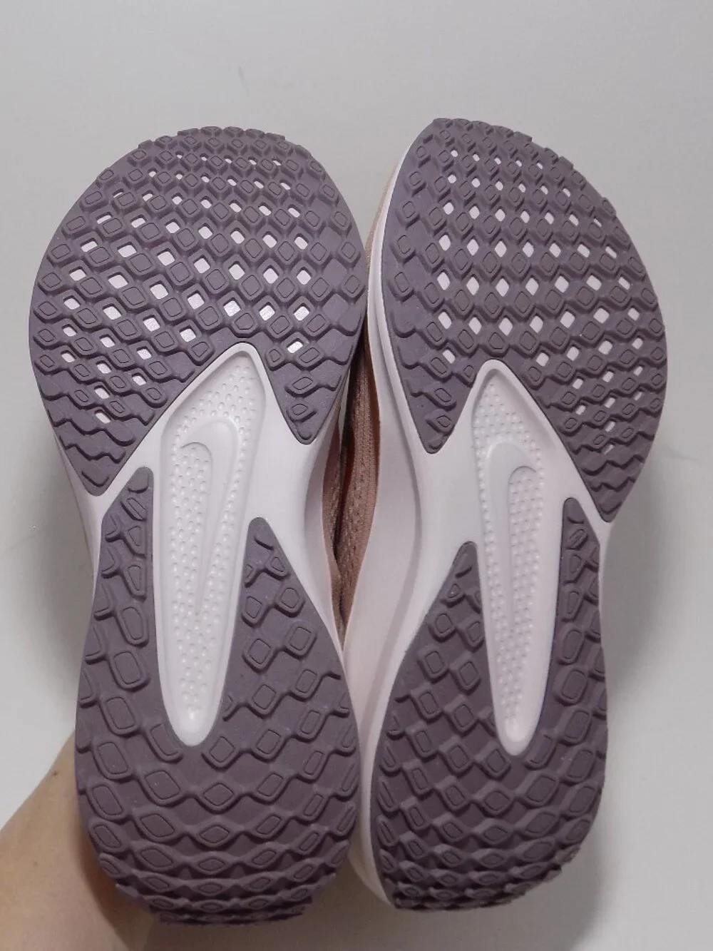 Nike Quest 6 Women's Shoe- Size 7.5
